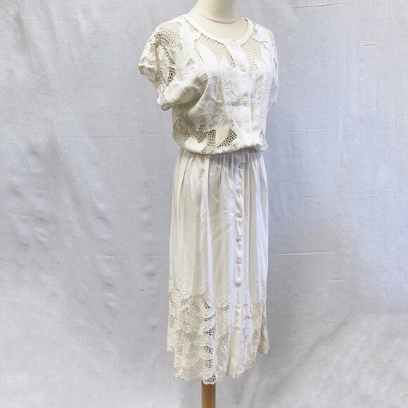 Lassy Doll white Rayon & crochet detail button up blouson midi dress size large - Picture 9 of 16